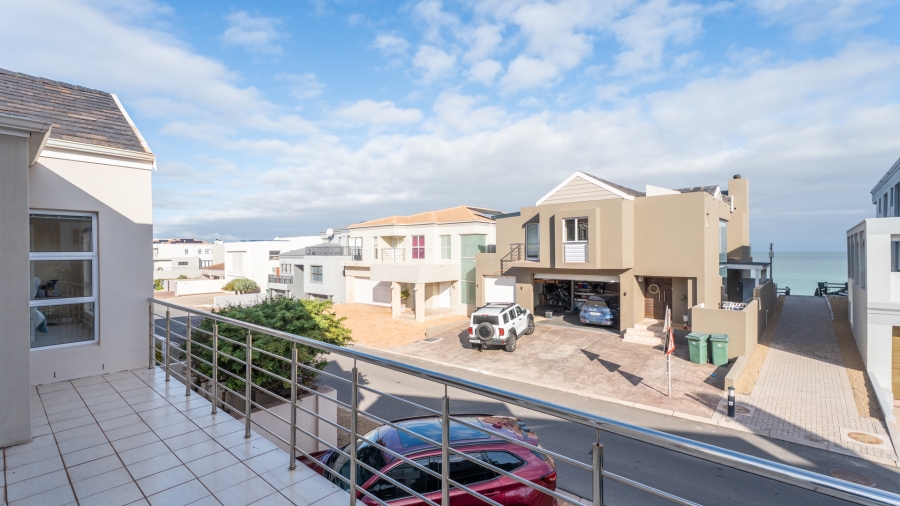 4 Bedroom Property for Sale in Calypso Beach Western Cape